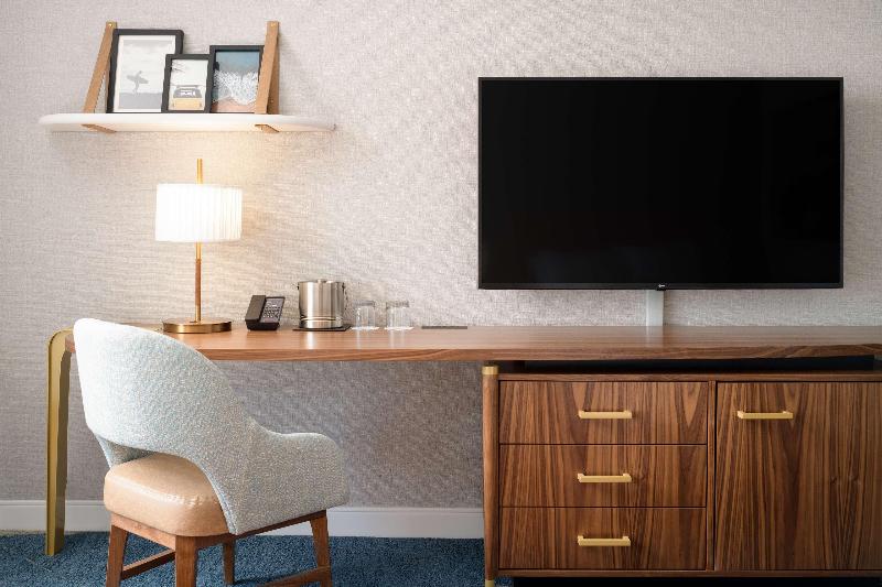 스탠다드 룸 킹사이즈 침대, Hilton Los Angeles Culver City