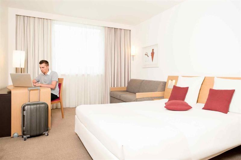 스위트 킹사이즈 침대, Hilton Los Angeles Culver City