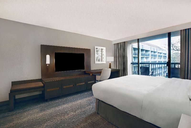 キングサイズベッドのスタンダードルーム, Hilton Peachtree City Atlanta Hotel & Conference Center