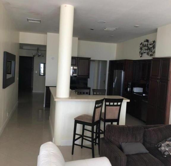 스위트, Ocean Manor Beach Resort