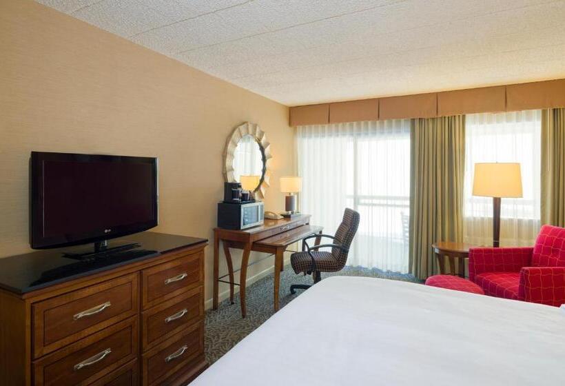 Club Room King Bed, Toftrees Golf Resort