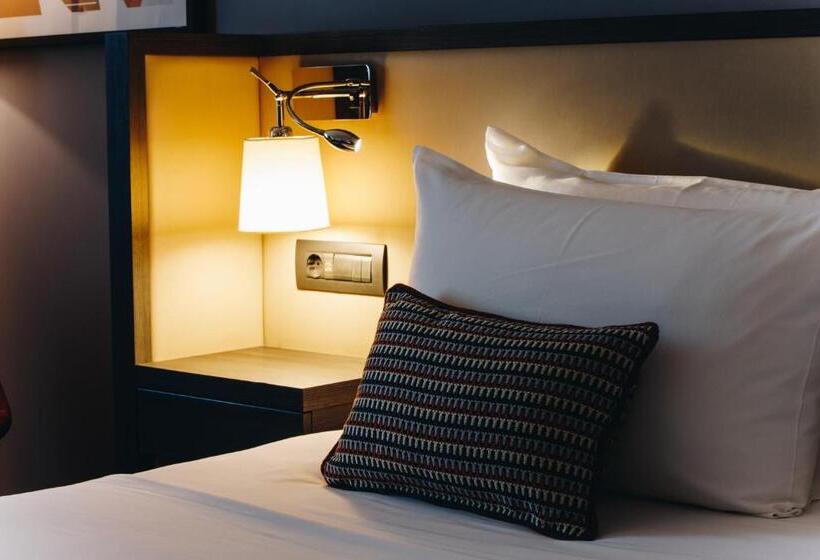 اتاق استاندارد, Crowne Plaza Belgrade, An Ihg
