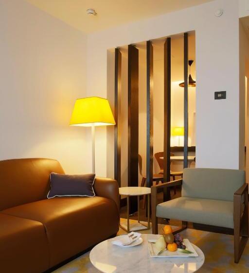 2 Bedroom Suite City View, Crowne Plaza Belgrade, An Ihg