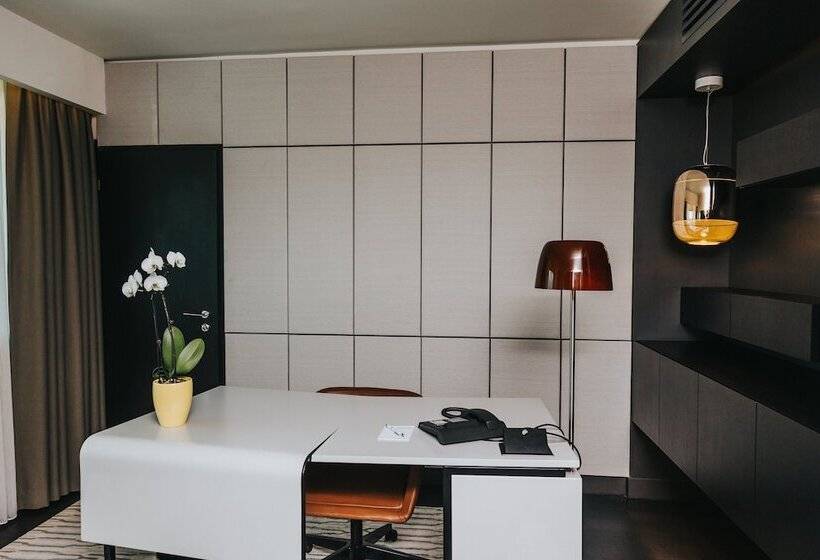 سوئیت پرزیدنت, Crowne Plaza Belgrade, An Ihg