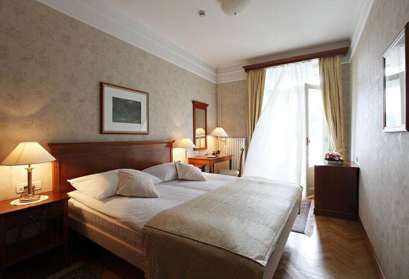 اتاق استاندارد با بالکن, Grand Hotel Toplice   Small Luxury Hotels Of The World