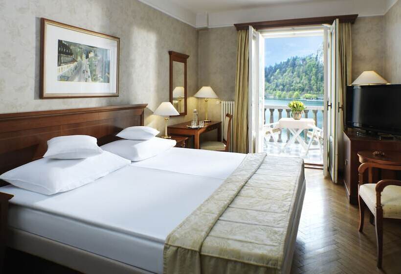 اتاق استاندارد با چشم‌انداز دریاچه, Grand Hotel Toplice   Small Luxury Hotels Of The World