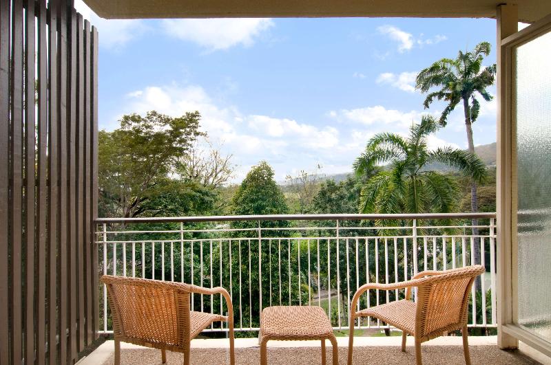 Номер Deluxe Кровать Кинг, Hilton Trinidad & Conference Centre