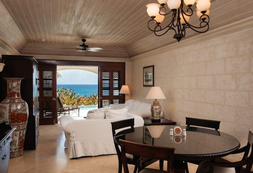 سوییت با چشم‌انداز دریا, The Crane Resort