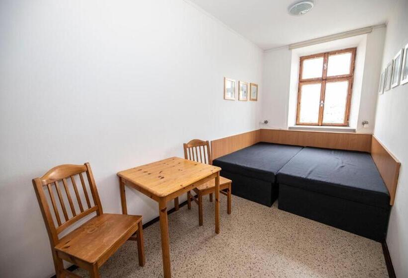 Family Suite, Praha