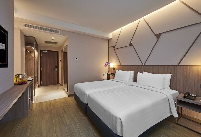 اتاق لوکس با تخت بزرگ, Swiss Garden Hotel Bukit Bintang Kuala Lumpur