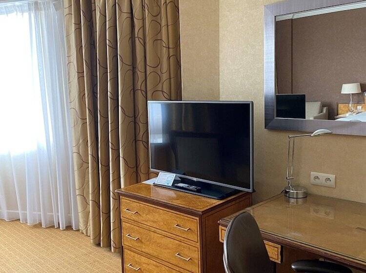 家庭间, Hilton Paris Charles De Gaulle Airport