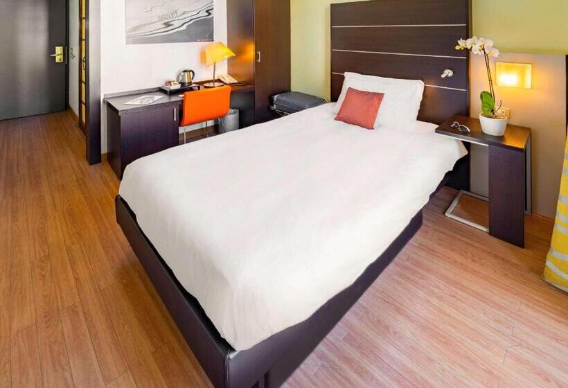اتاق کلاسیک یک تخته, Mercure Napoli Centro Angioino