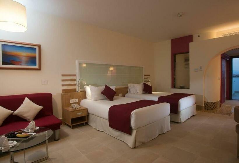 اتاق سوپریور با چشم‌انداز استخر, Mercure Hurghada
