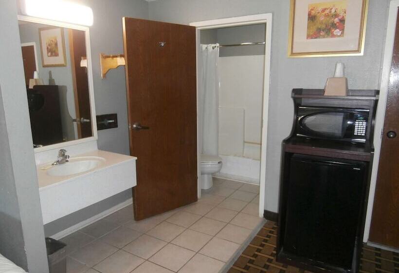 キングサイズベッドのスタンダードルーム, Americas Best Value Inn Athens