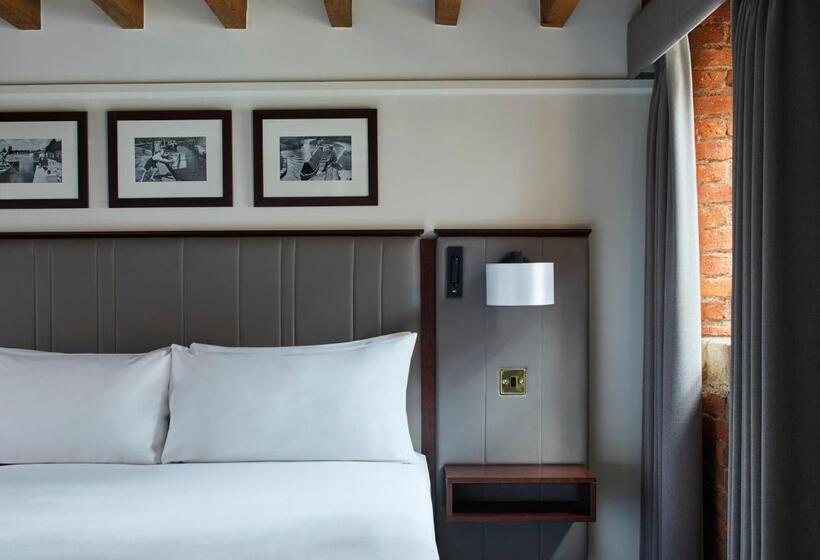 스탠다드 룸 더블 침대 2개, Manchester Marriott Victoria & Albert