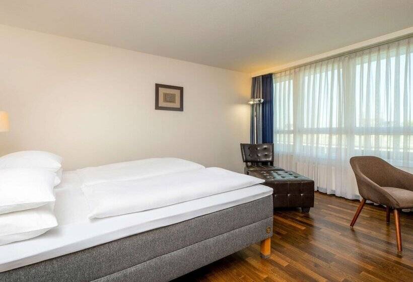 Номер Стандарт, Mövenpick Hotel Nürnberg Airport