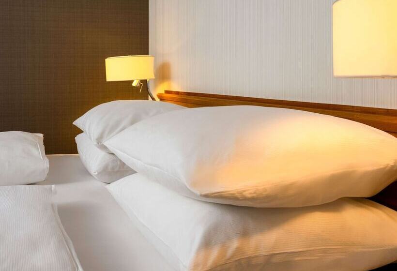 Номер Superior, Mövenpick Hotel Nürnberg Airport