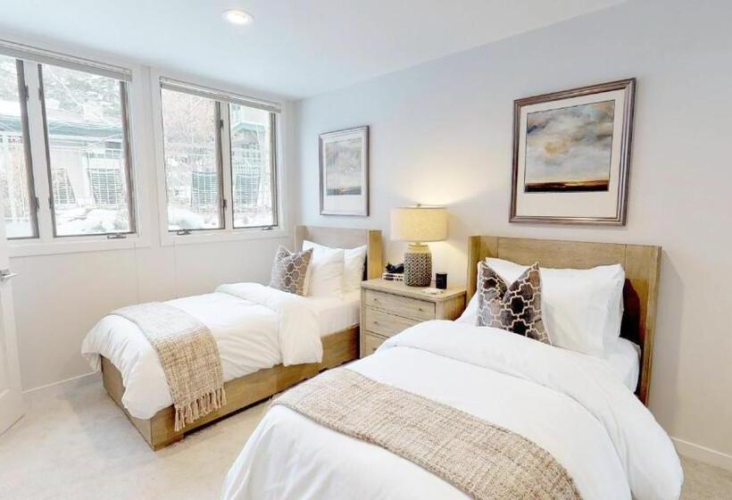 Апартаменты Premium 3 Спальни, Tamarack Townhomes   Coraltree Residence Collection