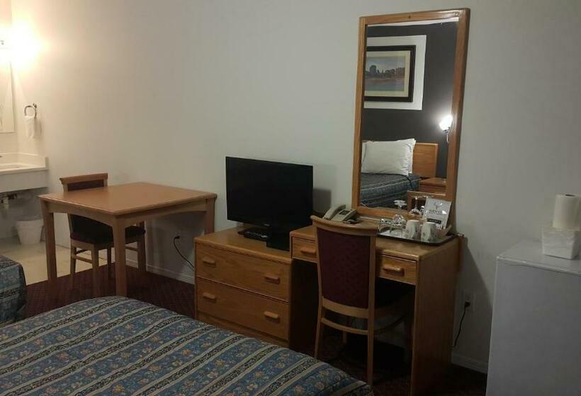 带2个双人床的标准工作室, Cactus Tree Inn