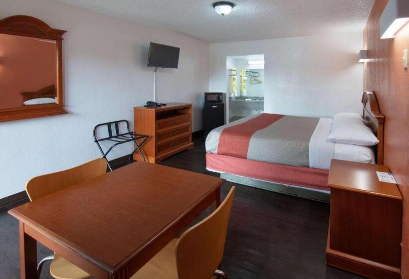 장애인을 위한 킹사이즈 침대 스탠다드 룸, Motel 6montgomery, Al  Coliseum