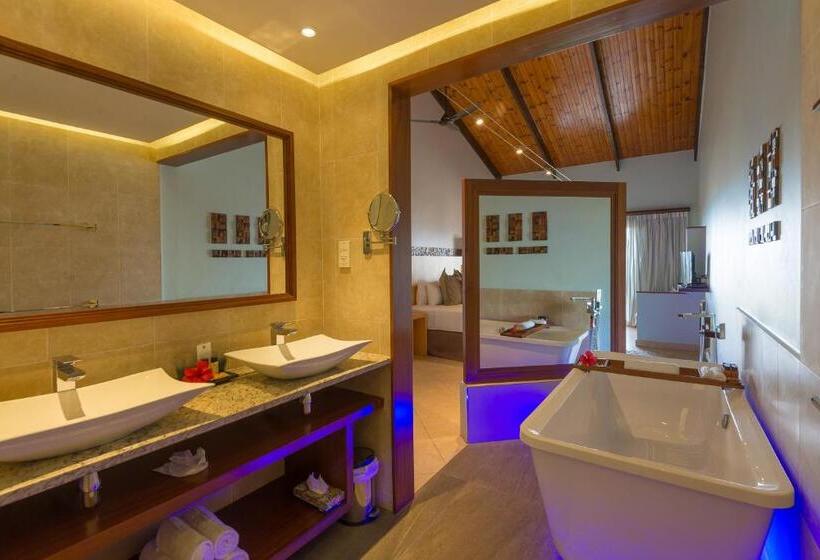 اتاق خانوادگی, Coco De Mer Hotel And Black Parrot Suites