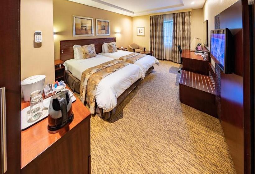 Quarto Standard para Deficientes, City Lodge Hotel Johannesburg Airport, Barbara Road