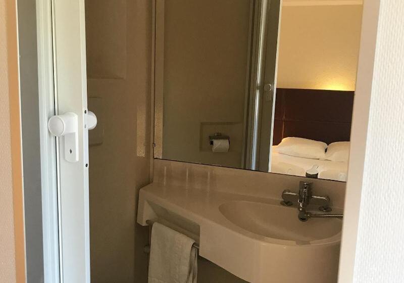 Номер Стандарт, Hôtel Les Genêts Bayonne