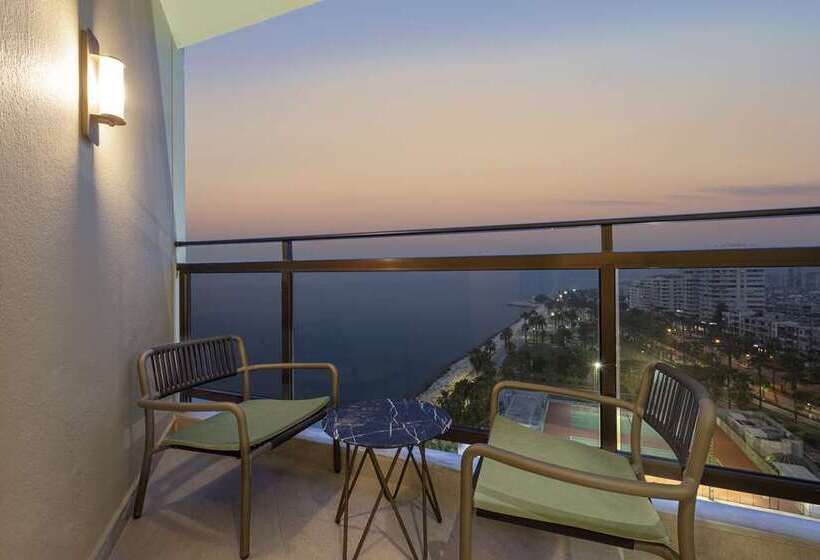 اتاق اجرایی با تخت بزرگ, Mersin Hiltonsa