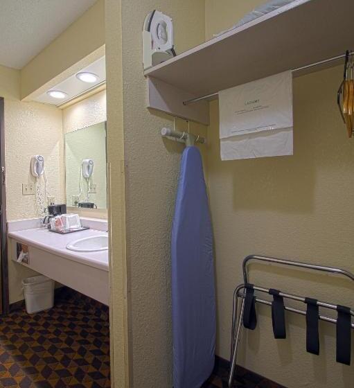 스탠다드 룸 킹사이즈 침대, Geneva Motel Inn