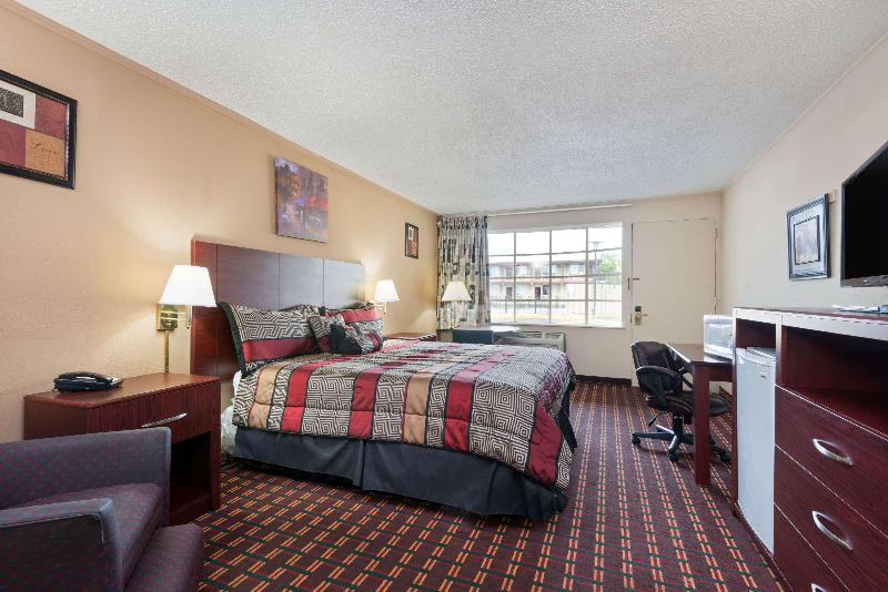 Номер Стандарт Кровать Кинг Адаптированный для Инвалидов, Knights Inn Fayetteville   Fort Bragg