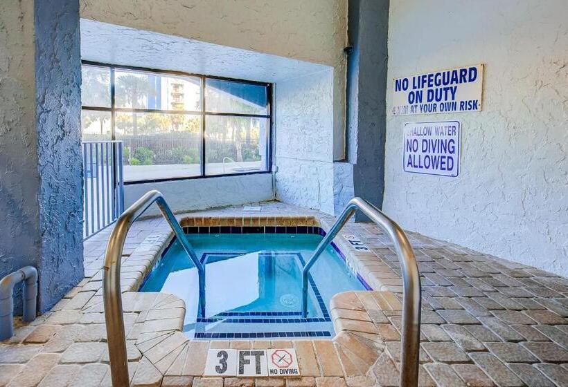 آپارتمان 1 خوابه با چشم‌انداز استخر, Blue Water Resort 1103