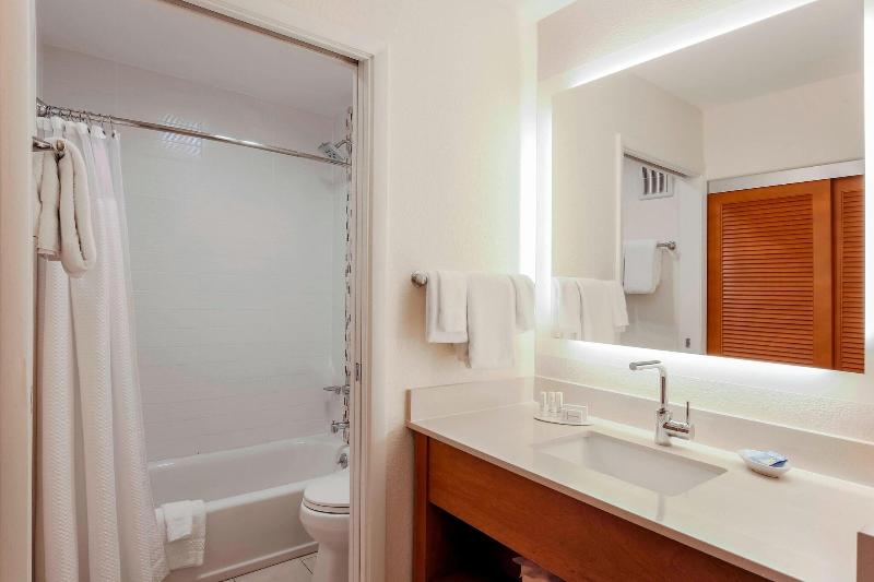 스탠다드 룸 킹사이즈 침대, Courtyard By Marriott San Diego Del Mar/solana Beach