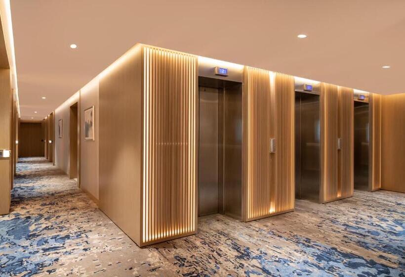 キングサイズベッド、ビュー付きデラックスルーム, Mövenpick Hotel Istanbul Bosphorus