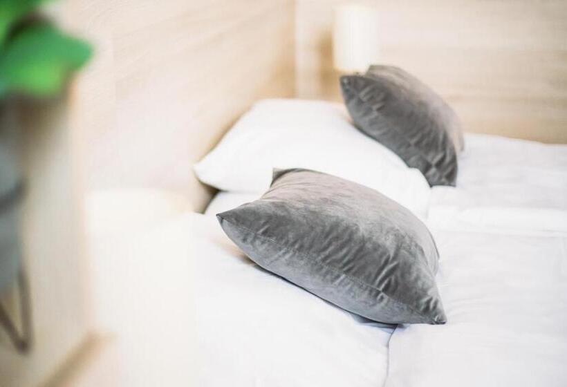 스탠다드 트리플 룸, Mynext   Hotel Rudy
