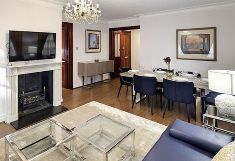 آپارتمان 3 خوابه, Carlton Court   Mayfair