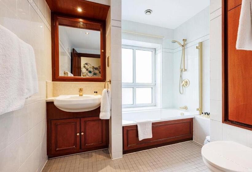 آپارتمان 3 خوابه, Carlton Court   Mayfair