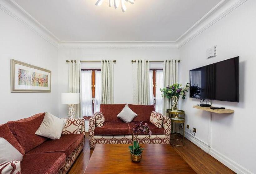 , Carlton Court   Mayfair