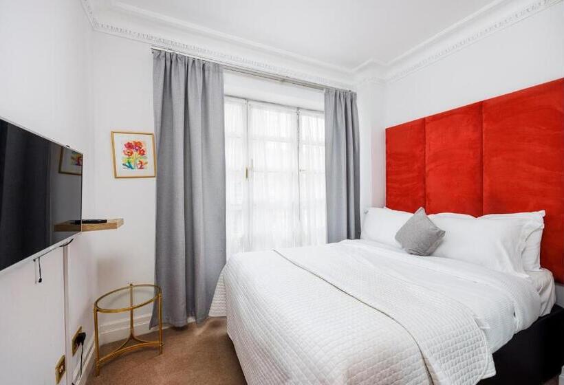 آپارتمان 3 خوابه, Carlton Court   Mayfair