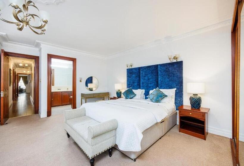 آپارتمان 3 خوابه, Carlton Court   Mayfair
