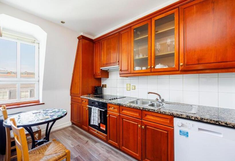 1 Bedroom Penthouse Apartment, Carlton Court   Mayfair