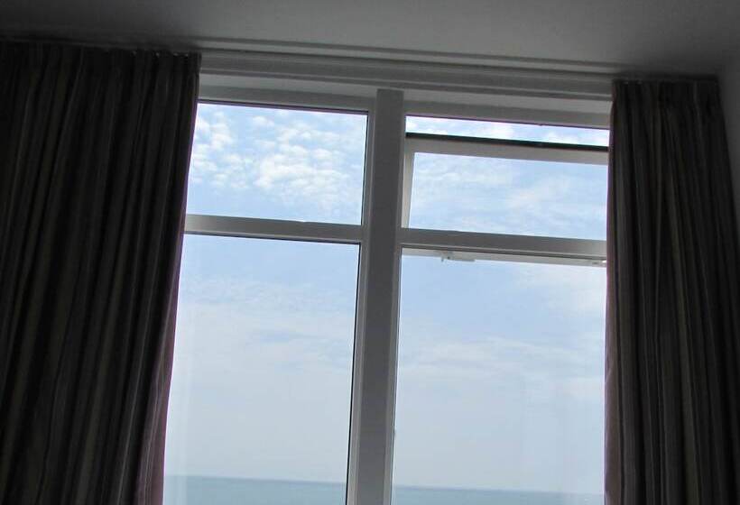 اتاق خانوادگی با چشم‌انداز دریا, Ocean Beach Hotel & Spa   Oceana Collection