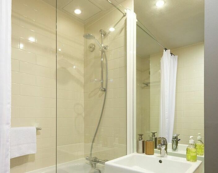 Студия Стандарт, Citadines Trafalgar Square