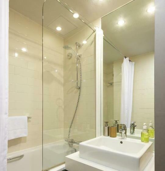 Апартаменты 2 Спальни, Citadines Trafalgar Square