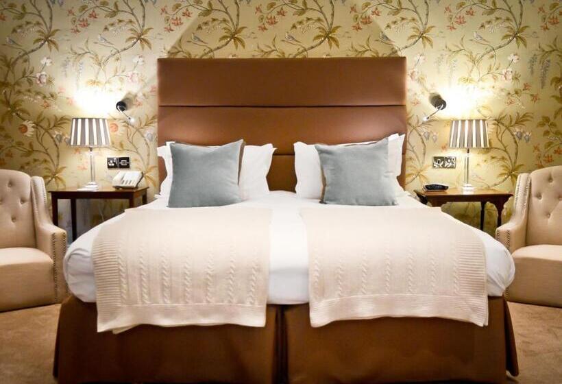 Люкс Вид на Сад, Lewtrenchard Manor