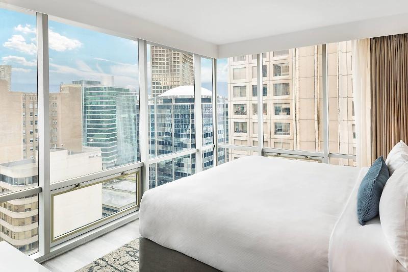 Люкс Кровать Кинг, Delta Hotels By Marriott Vancouver Downtown Suites