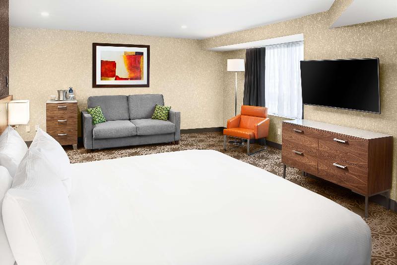 스탠다드 스튜디오, Hilton Montreal Laval