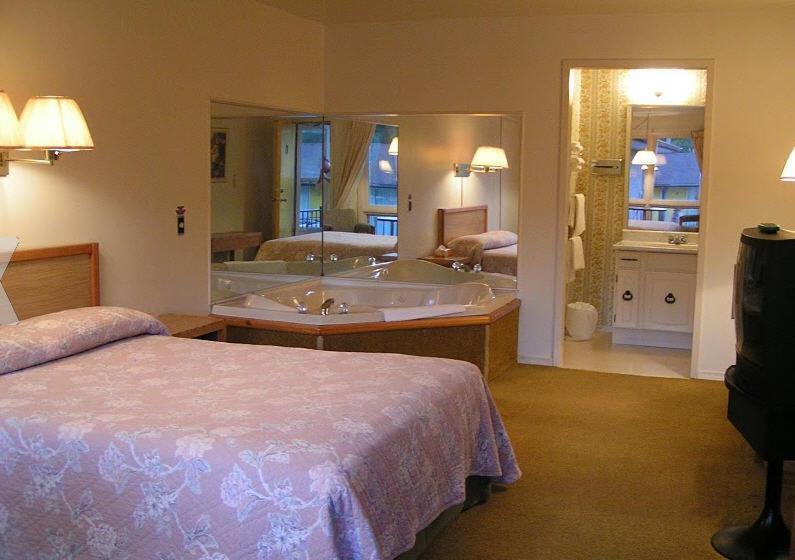 Люкс с гидромассажем, Town N Country Motor Inn