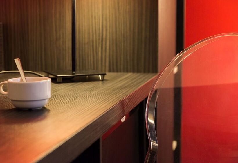 Семейный Номер, Hôtel Le Seize, Nice Centre