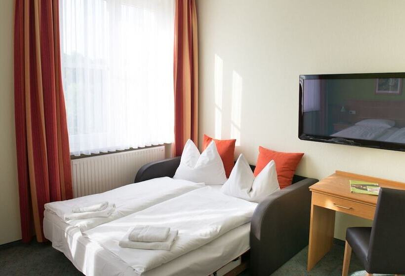 Номер Стандарт Трехместный, Land  Und Golfhotel Alte Fliegerschule