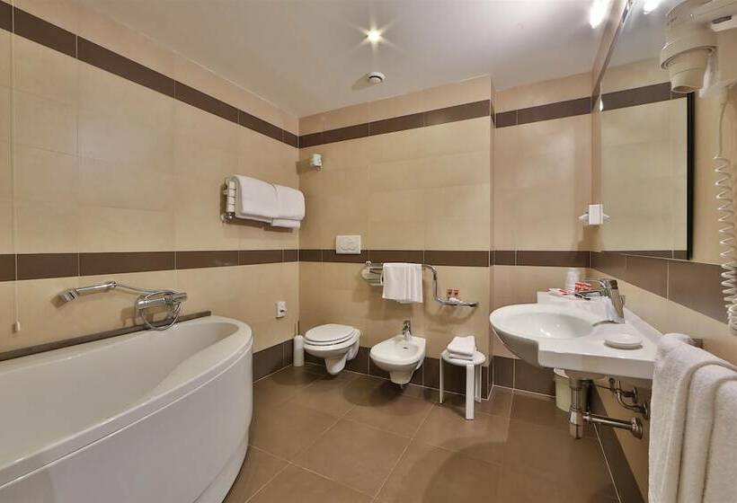 اتاق خانوادگی, Best Western Grand Hotel Guinigi
